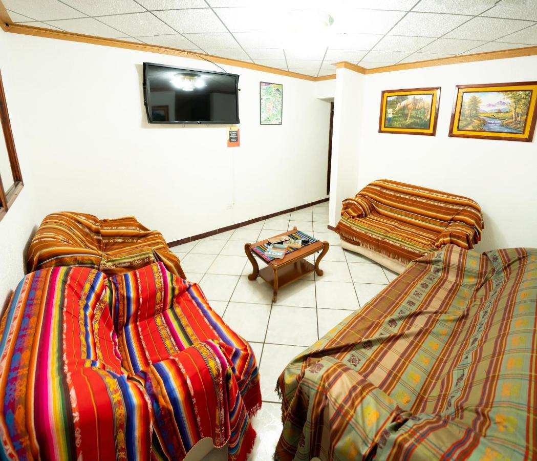 Mashy'S Hostal Otavalo Exterior photo