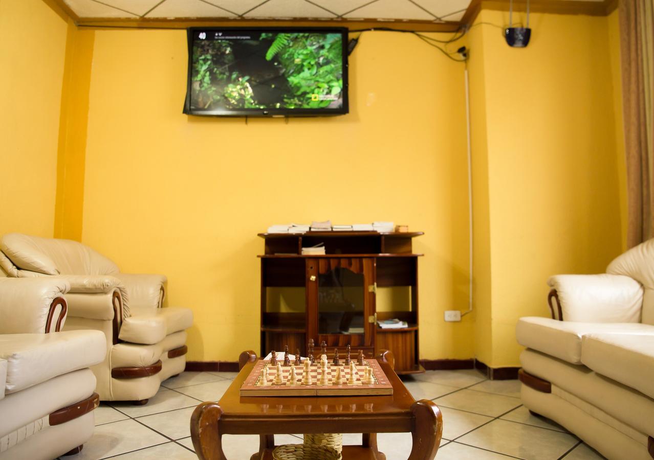 Mashy'S Hostal Otavalo Exterior photo